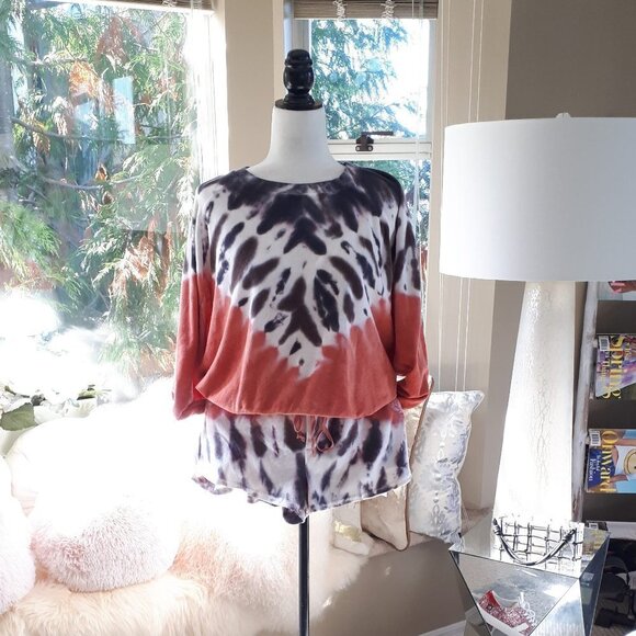 NWT YFB tie dye crew neck sweatshirt and shorts coordinated loungewear set, L - Picture 2 of 14